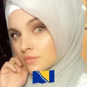 Meet your Posher, Amina